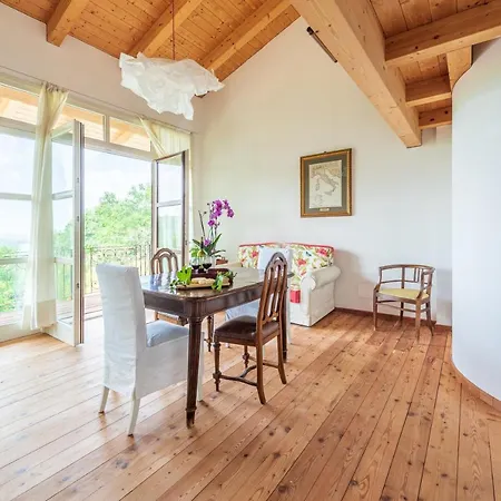 Casa Delle Pigne, Langhe Hills Feriehus *