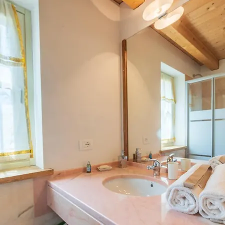 Casa Delle Pigne, Langhe Hills Feriehus *